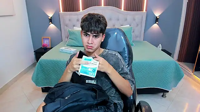 Živý XXX chat Tommy18__