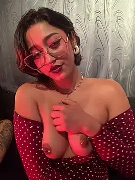 Pokazy przed kamerką – LilithMonette