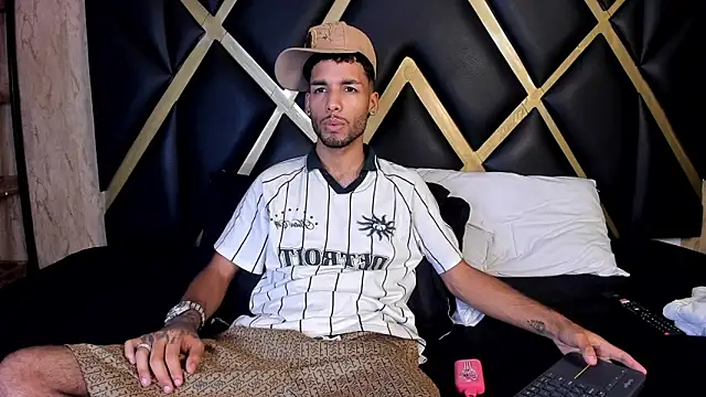 Thiagoferreti Show in webcam