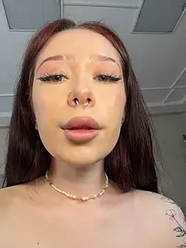 MaryMe__: διαδικτυακό σόου στην κάμερα