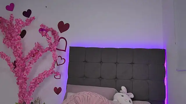 دردشة AmandaBrooks_18 الجنسية المباشرة