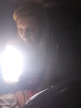 SheIsSomething Pertunjukan Webcam