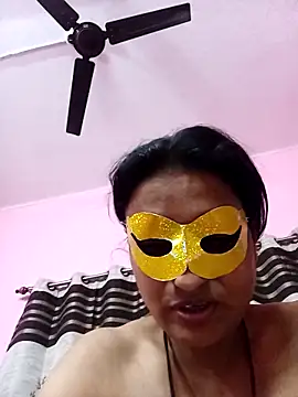 Show modela Gullapi na web-kameri