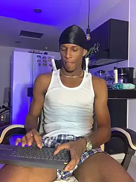 Chat +18 de Adam_Byker ao vivo