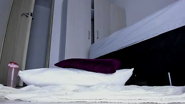 Skarleth69 Adlı Modelin Canlı XXX Sohbeti