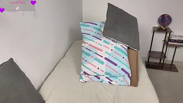 blue__moon_'s Live XXX Chat