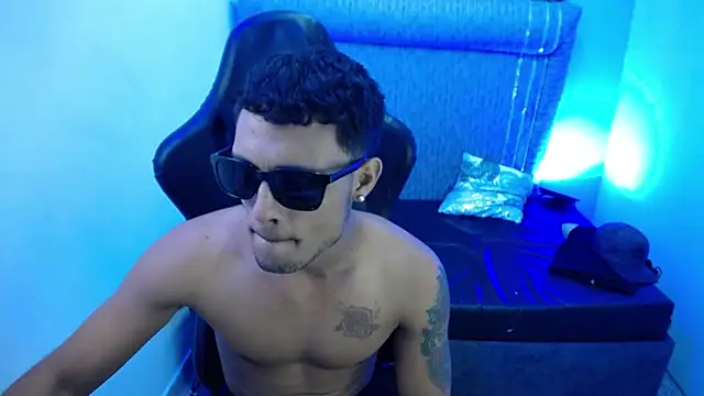 The_twinks_ Pertunjukan Webcam