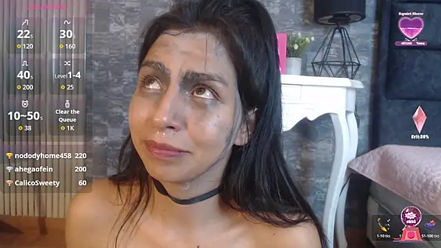 Chatroom XXX en direct de Keila_Fg