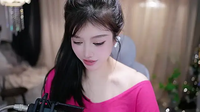 XXX chat uživo modela Cecily