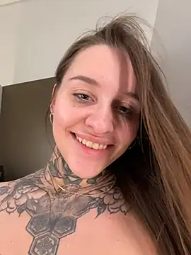 แชท XXX สดของ KishaMur