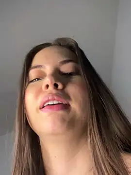 alyabelova Adlı Modelin Canlı XXX Sohbeti