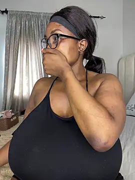 Bustygoddess32 现场XXX聊天