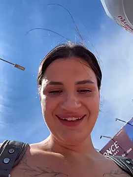 MiraReachのウェブカメラショー