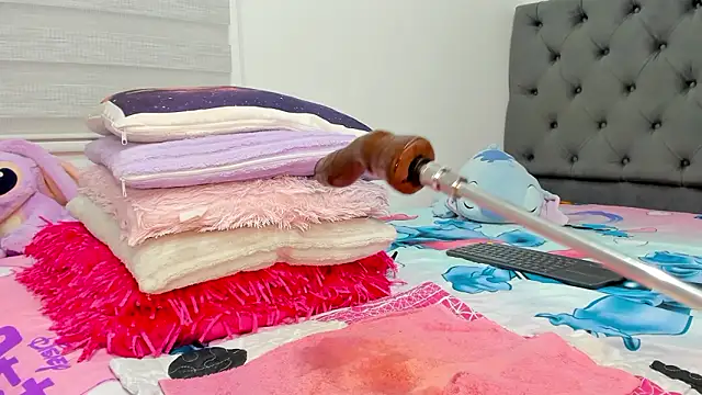 Elizabeth_18_ Live XXX-Chat