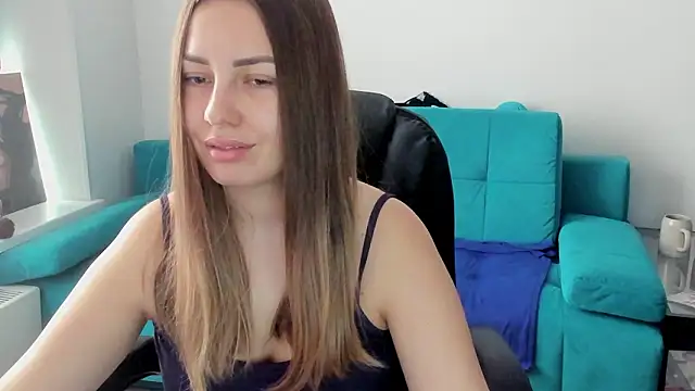 Mia_shy1 élő XXX-chatje