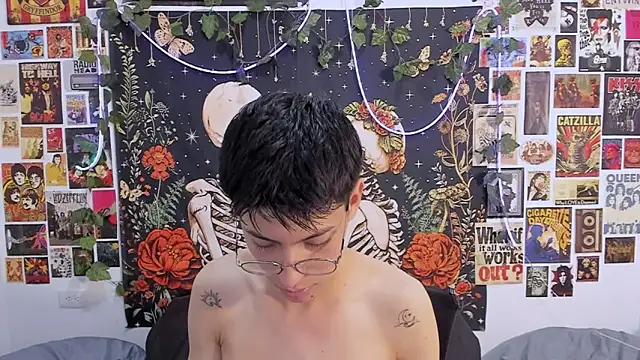 alextop_ Show in webcam