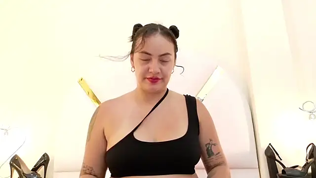 Chat XXX ao vivo de Aghata_gate