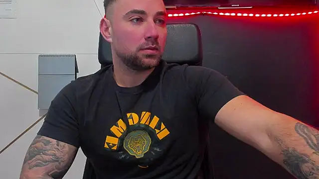 XXX chat uživo modela DuncanStone