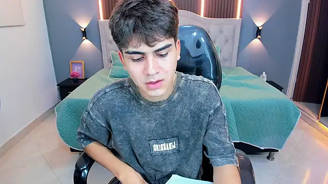 Tommy18__ – Live XXX-chat