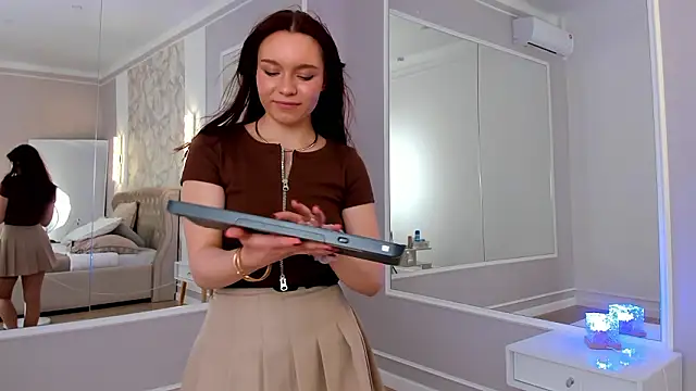 แชท XXX สดของ NoraHaynes