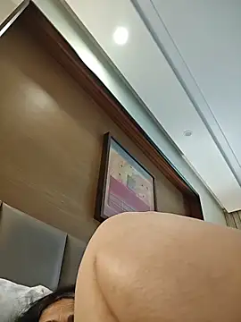 NakedMILFx Live XXX Chat