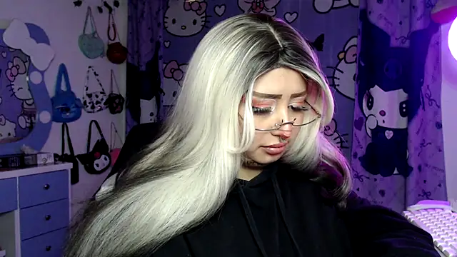 แชท XXX สดของ lussyevans24