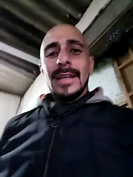 fire_menxxx001 Adlı Modelin Canlı XXX Sohbeti