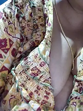 tamilthanushri's Live XXX Chat