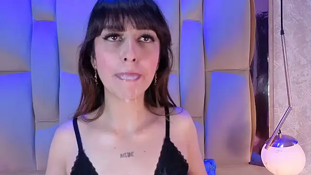 AriaPure1 Live XXX Chat