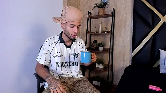 XXX chat uživo modela Thiagoferreti