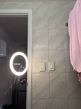 IttyBittyStonie Chat XXX live