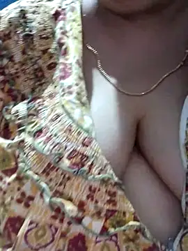 tamilthanushri Live XXX-chat