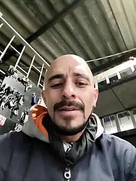 fire_menxxx001 Adlı Modelin Canlı XXX Sohbeti