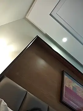 NakedMILFx 现场XXX聊天