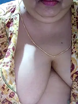 tamilthanushri Live XXX-chat