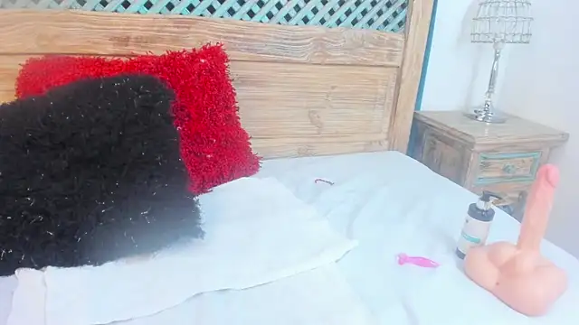 Cassandra_Armani Live XXX Chat