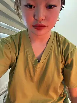 Keira_Keira Adlı Modelin Canlı XXX Sohbeti