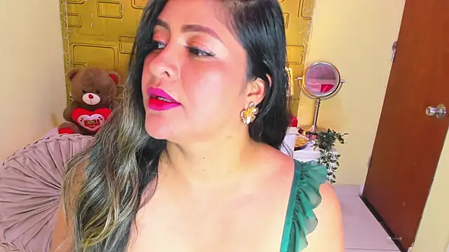 Julia_Haye Adlı Modelin Canlı XXX Sohbeti