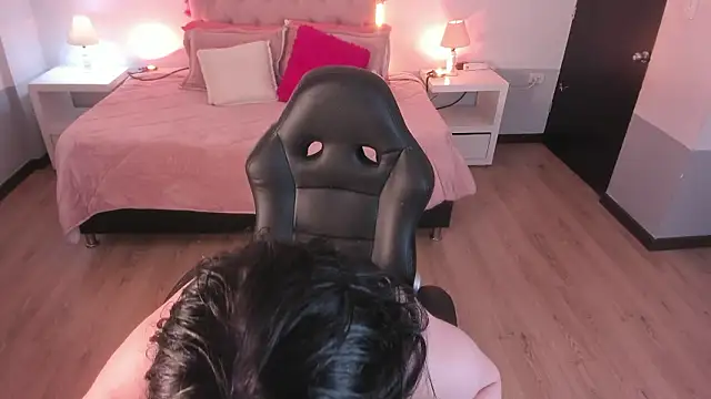 mari_caroley6's Live XXX Chat