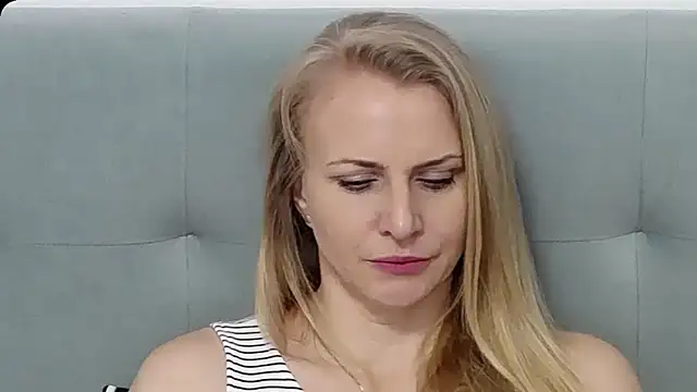 K__Adrienne Chat XXX live