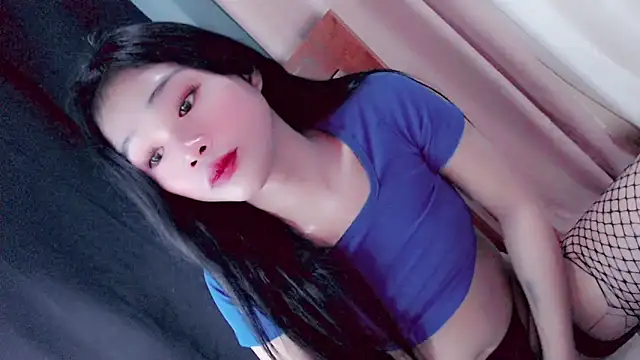 Amomentoflust99 在線直播表演