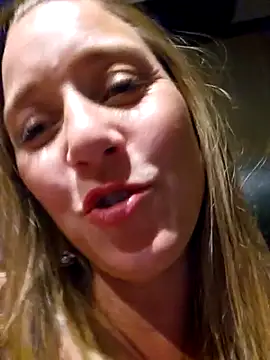 Skyellar 即時 XXX 聊天