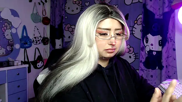 lussyevans24 Obrolan Langsung XXX