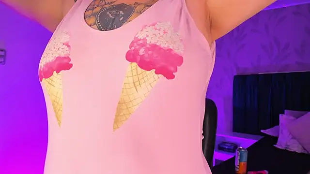 Živý XXX chat Saarada