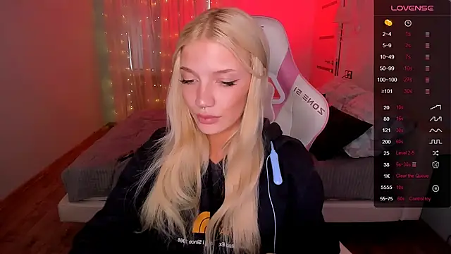 AnyaTaylor_ Live XXX-Chat