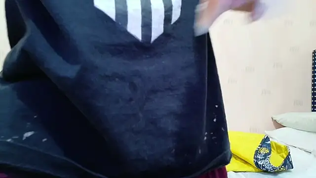 yourcuteneighbourr's Live XXX Chat