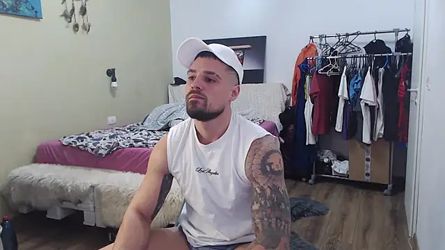 Chatroom XXX en direct de Tiberius_hunk