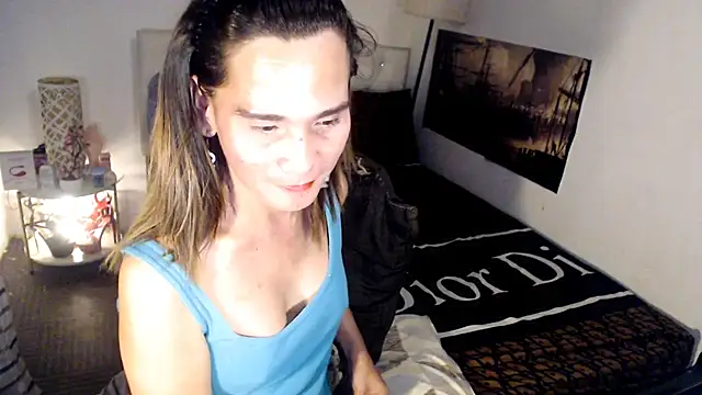 NinaDOM4CUM élő XXX-chatje