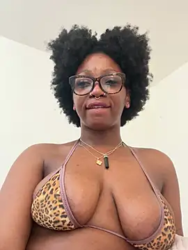 XXX chat uživo modela mochamimi