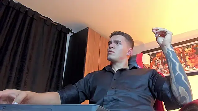 ALPHA_DOMINUS_: вебкам-шоу